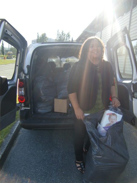 Teekayspirit-syrian-refugee-donationsMarte Mpagi_ A car filled with clothes_ shoes_ blankets and other necessities
